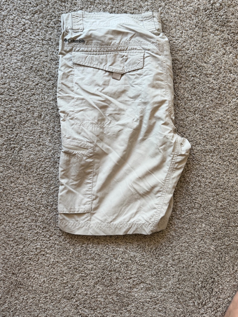 Columbia Mens Cargo Shorts Size 36 Omni Shade Hiking Outdoor in Tan Beige 36x10 - Picture 2 of 6